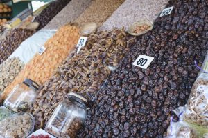Datteln und Trockenfrüchte auf dem Markt in Marrakech